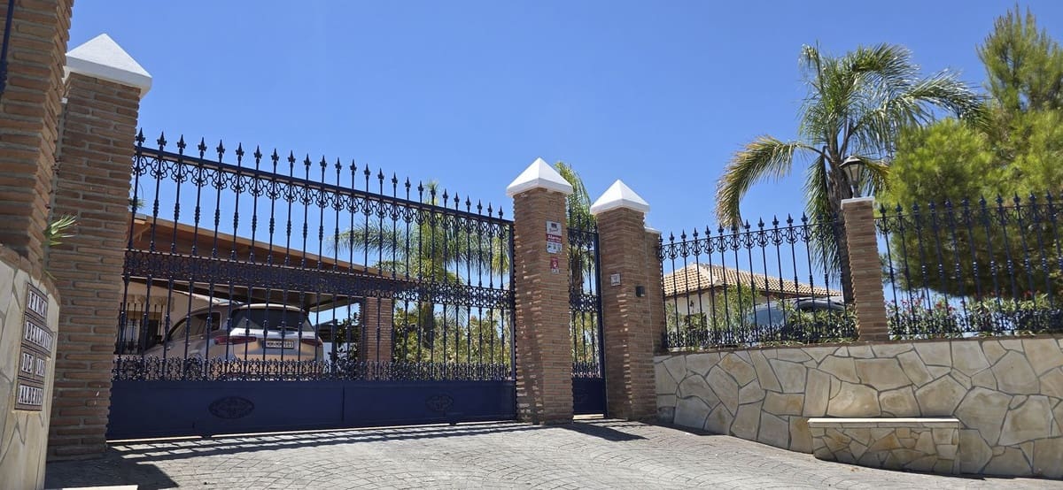 Finca/Casa Rural de 5 habitaciones en Coín en venta con piscina garaje - 1.290.000 € (Ref: 10125984)