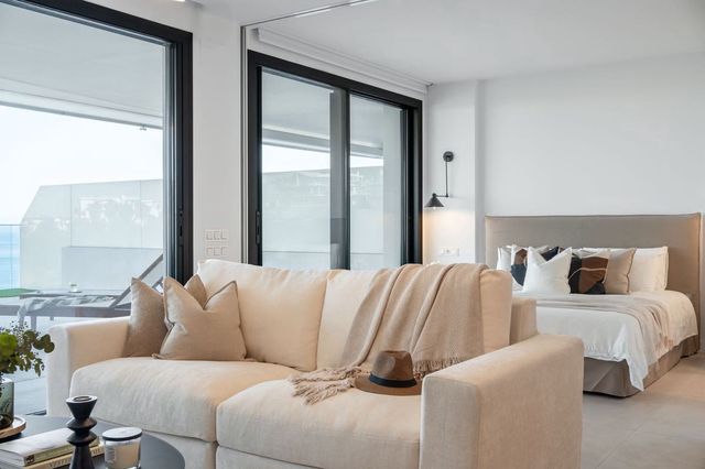 2 soverom Leilighet til salgs i Playa de los Boliches, Fuengirola med svømmebasseng garasje - € 995 000 (Ref: 10125988)