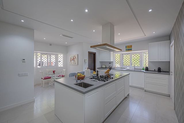 4 chambre Villa/Maison à vendre à El Paraiso, Estepona avec piscine garage - 2 480 000 € (Ref: 10125997)