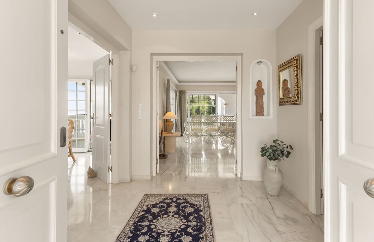 5 soverom Villa til salgs i Mijas med svømmebasseng - € 1 695 000 (Ref: 10126000)