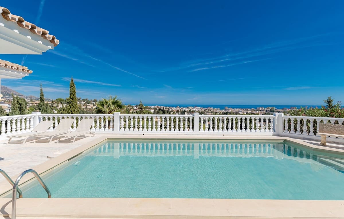 5 soverom Villa til salgs i Mijas med svømmebasseng - € 1 695 000 (Ref: 10126000)
