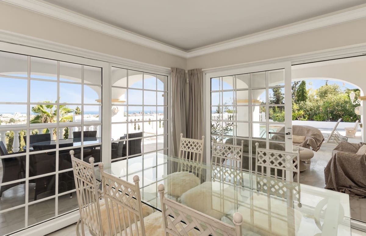 5 sovrum Villa till salu i Mijas med pool - 1 695 000 € (Ref: 10126000)