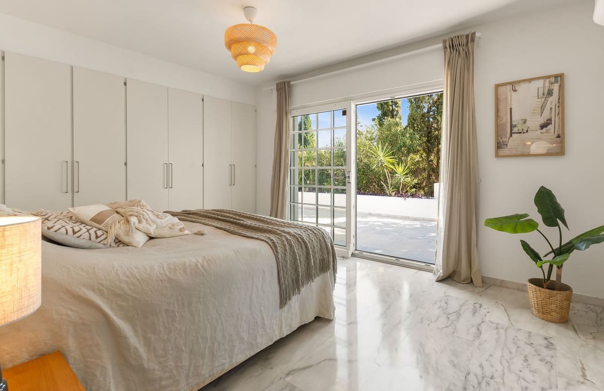 5 sovrum Villa till salu i Mijas med pool - 1 695 000 € (Ref: 10126000)