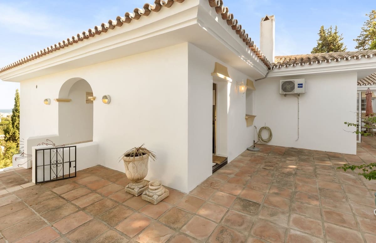 5 sovrum Villa till salu i Mijas med pool - 1 695 000 € (Ref: 10126000)
