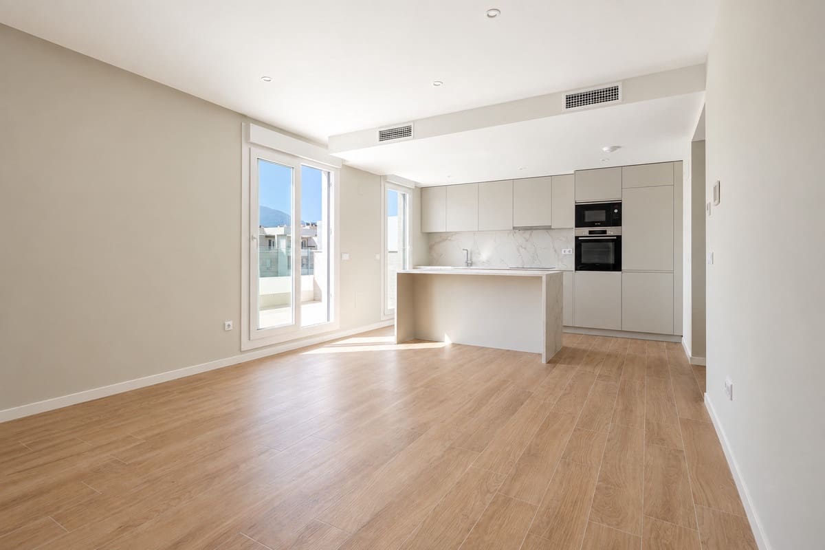 Apartamento de 4 habitaciones en Marbella en venta con piscina garaje - 995.000 € (Ref: 10126001)
