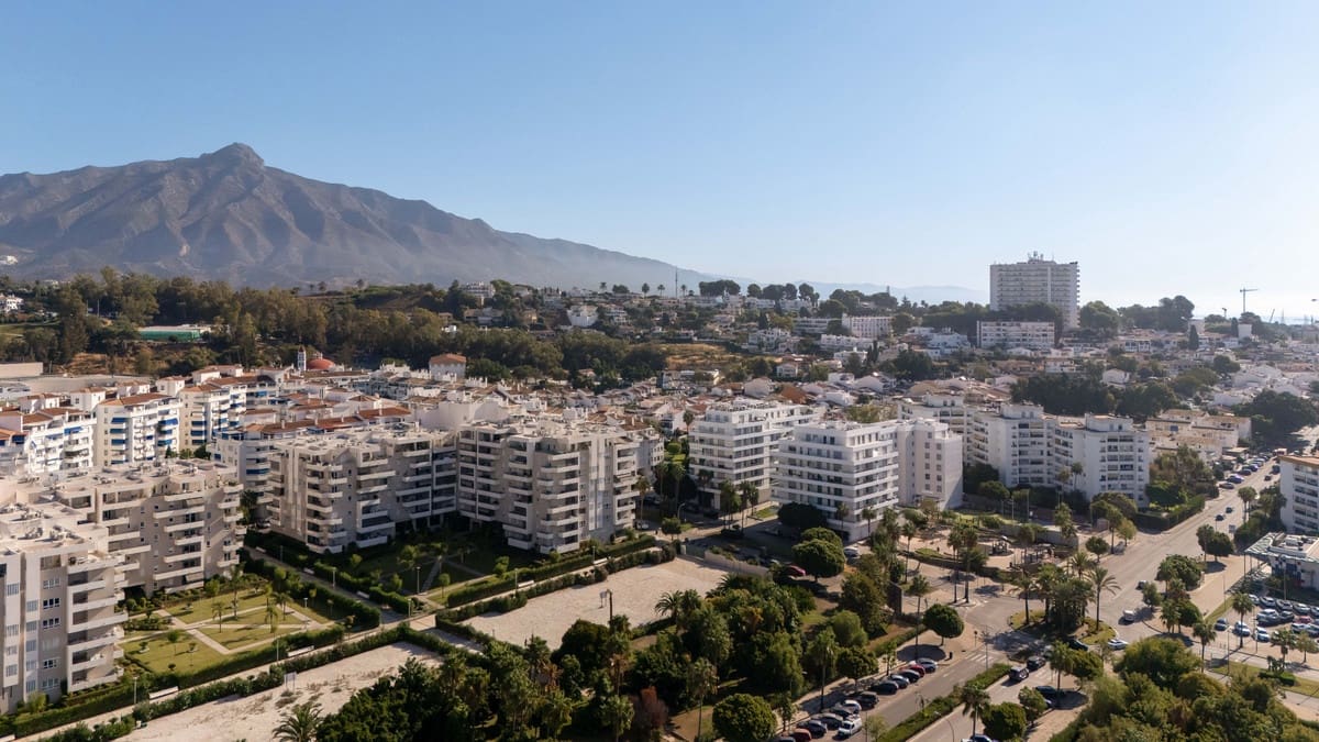 Apartamento de 4 habitaciones en Marbella en venta con piscina garaje - 995.000 € (Ref: 10126001)