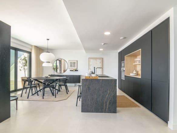 3 makuuhuone Huoneisto myytävänä paikassa Torreblanca, Fuengirola mukana uima-altaan 
autotalli - 950 000 € (Ref: 10126177)