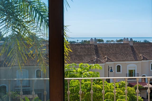 3 soverom Hus til salgs i El Paraiso, Estepona med svømmebasseng garasje - € 825 000 (Ref: 10126645)