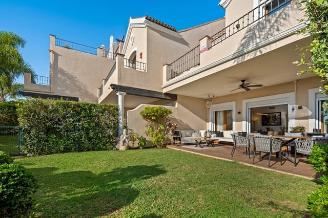 3 soverom Hus til salgs i El Paraiso, Estepona med svømmebasseng garasje - € 825 000 (Ref: 10126645)