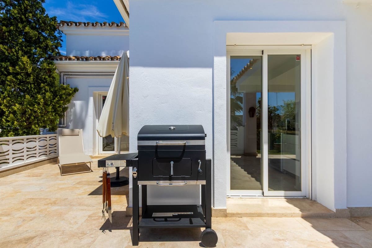 3 sovrum Villa till salu i Marbella med pool garage - 1 349 000 € (Ref: 10126652)