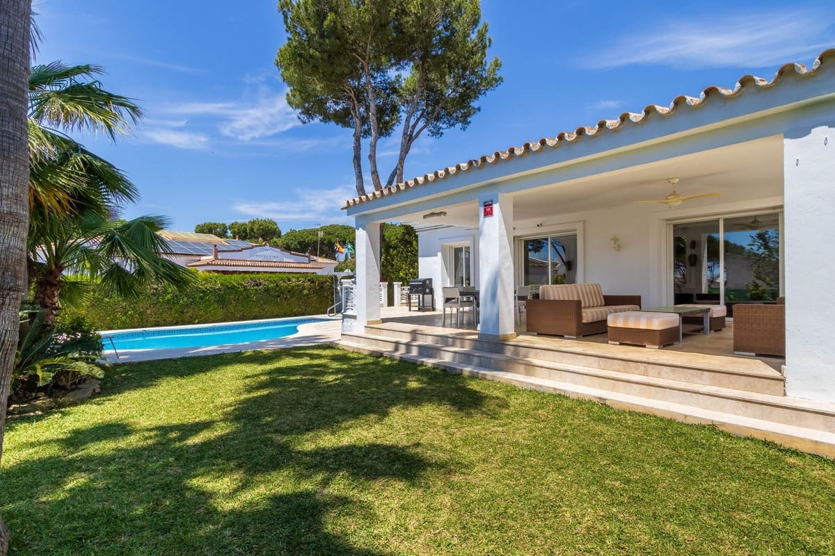 3 sovrum Villa till salu i Marbella med pool garage - 1 349 000 € (Ref: 10126652)