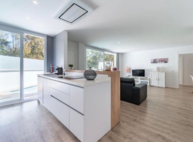 4 makuuhuone Huvila myytävänä paikassa Torremuelle, Benalmádena mukana uima-altaan 
autotalli - 947 500 € (Ref: 10126683)