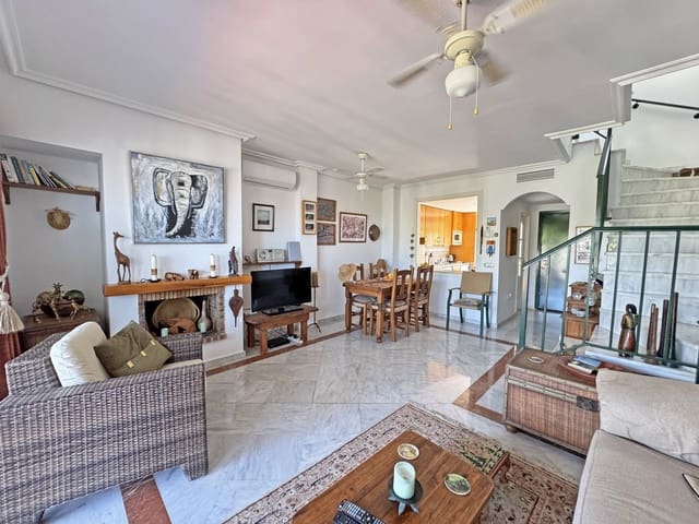 2 soveværelse Byhus til salg i Cabopino, Marbella med swimmingpool garage - € 525.000 (Ref: 10126692)