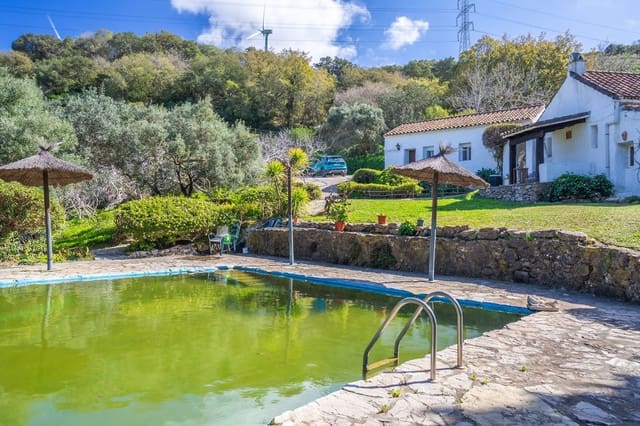 6 bedroom Villa for sale in Casares with pool garage - € 1,850,000 (Ref: 10126707)