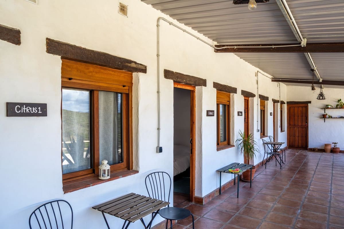 6 bedroom Villa for sale in Casares with pool garage - € 1,850,000 (Ref: 10126707)