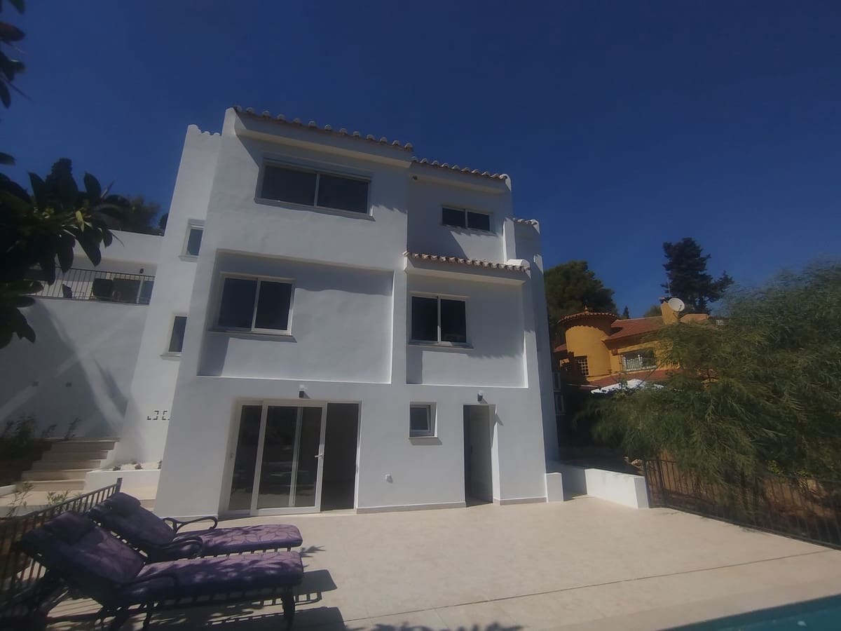 5 soverom Villa til salgs i Mijas med svømmebasseng garasje - € 960 000 (Ref: 10126712)