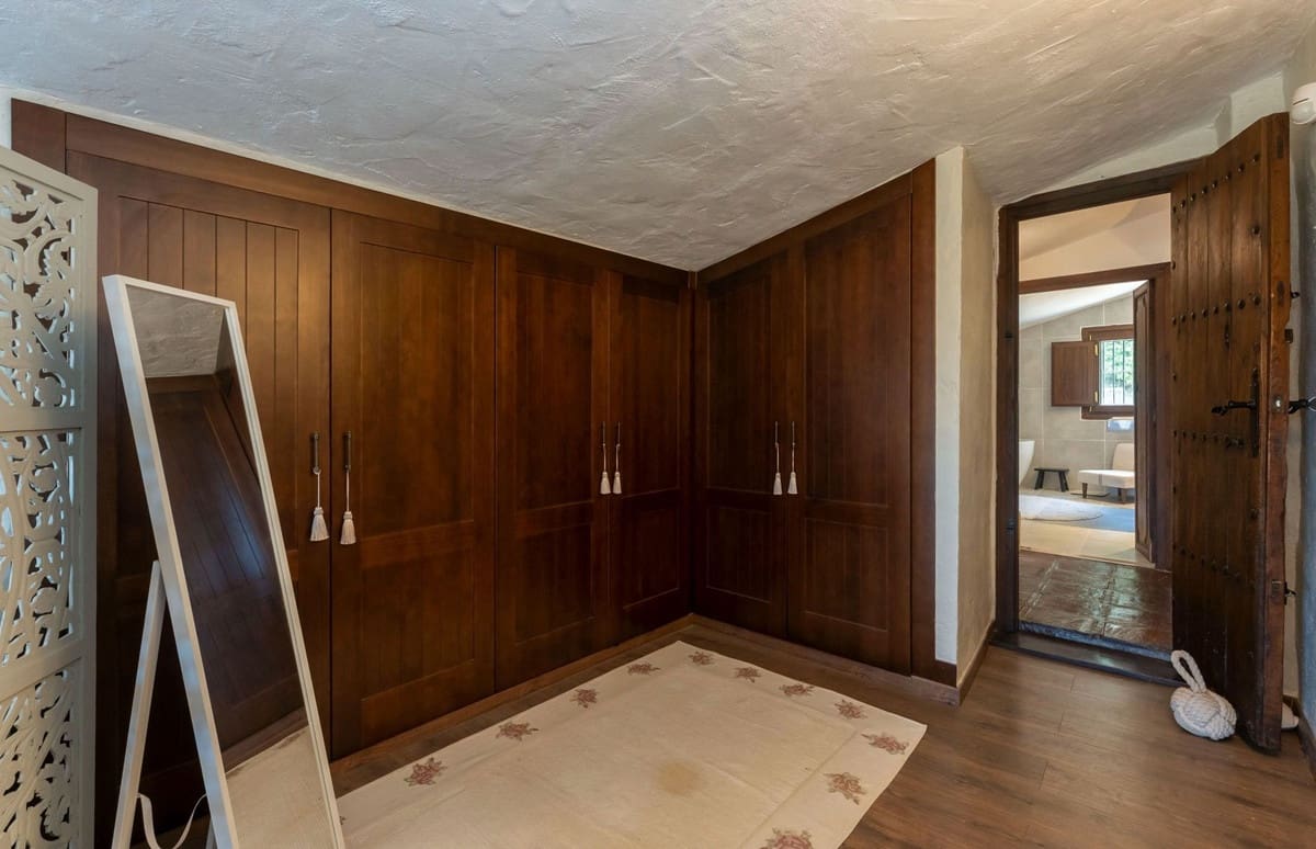 3 slaapkamer Finca/Landhuis te koop in Alhaurin el Grande met zwembad garage - € 845.000 (Ref: 10126715)