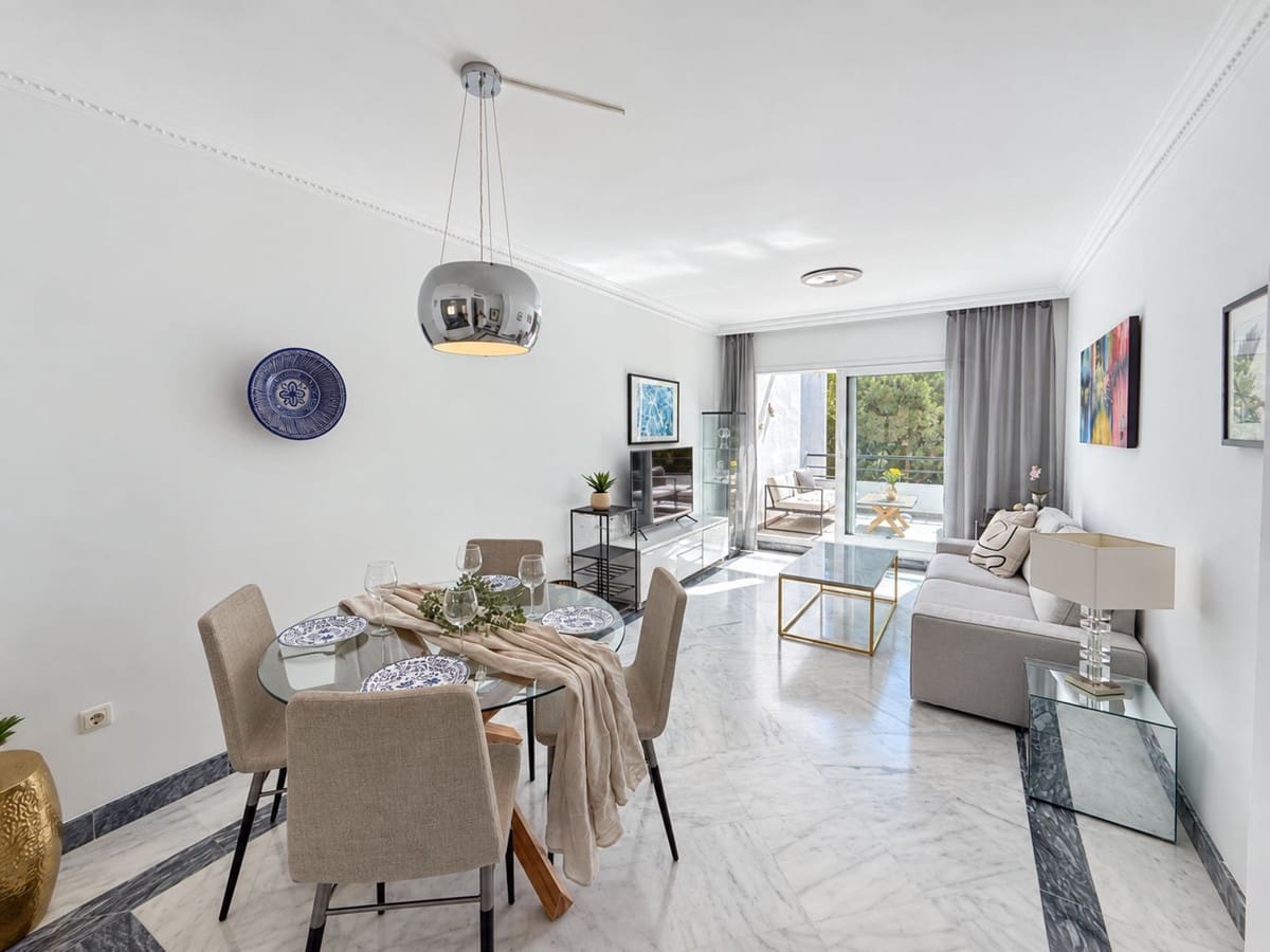 2 sypialnia Apartament na sprzedaż w Nueva Andalucia z basenem garażem - 425 000 € (Ref: 10126769)