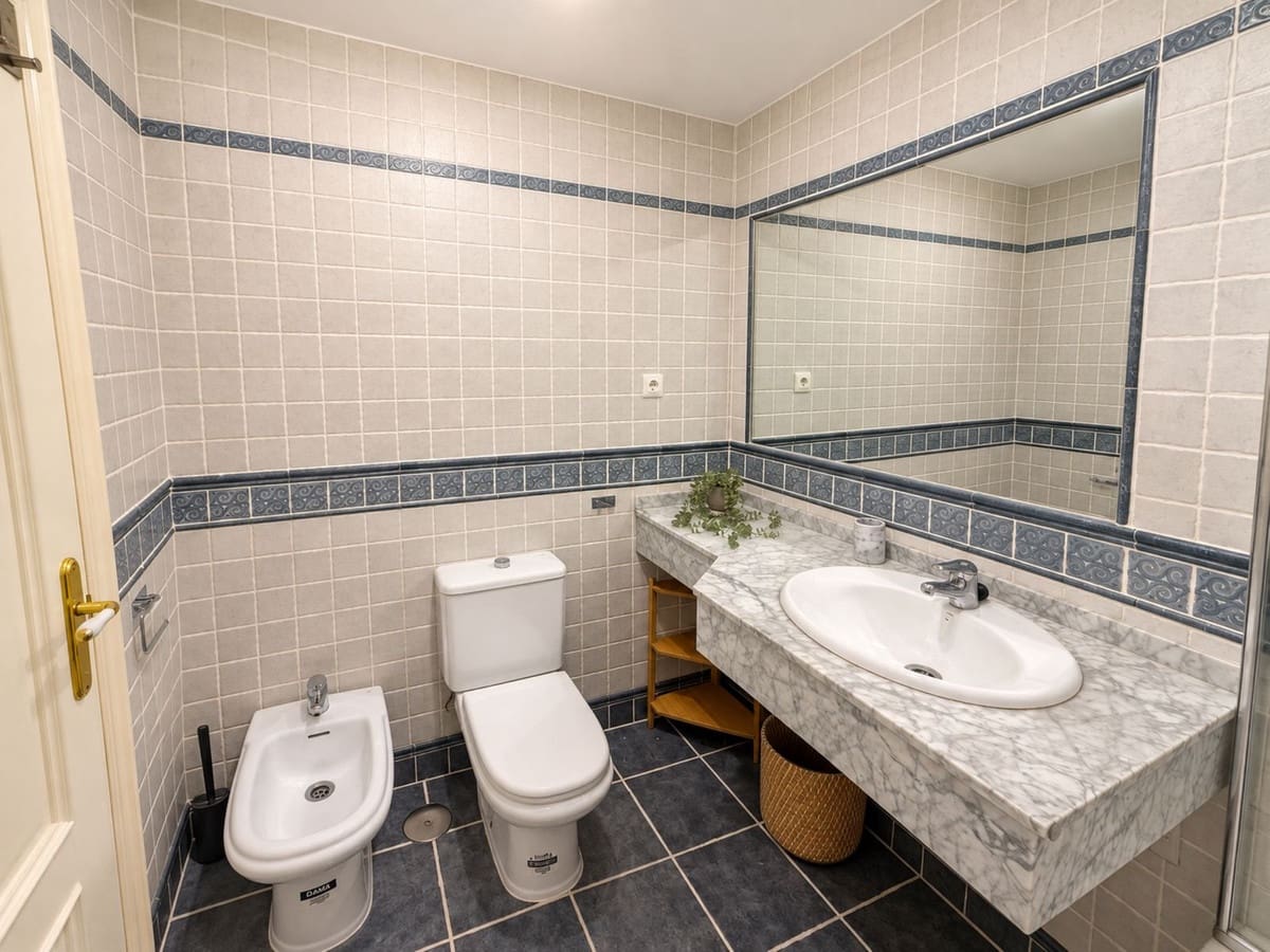 2 sypialnia Apartament na sprzedaż w Nueva Andalucia z basenem garażem - 425 000 € (Ref: 10126769)