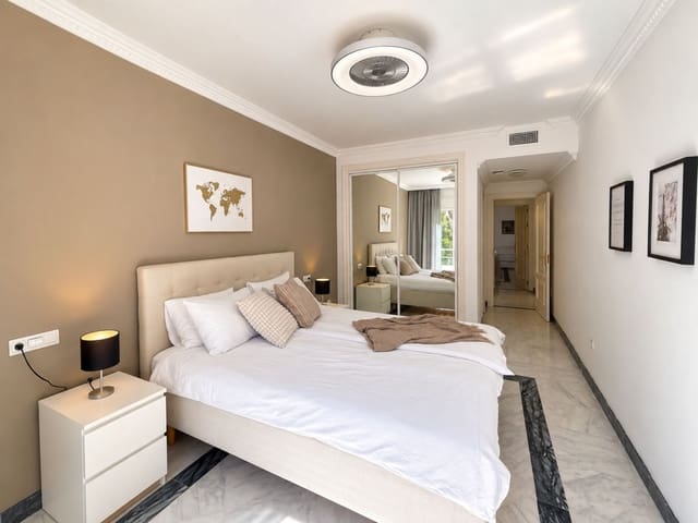 2 sypialnia Apartament na sprzedaż w Los Naranjos, Marbella z basenem garażem - 425 000 € (Ref: 10126769)