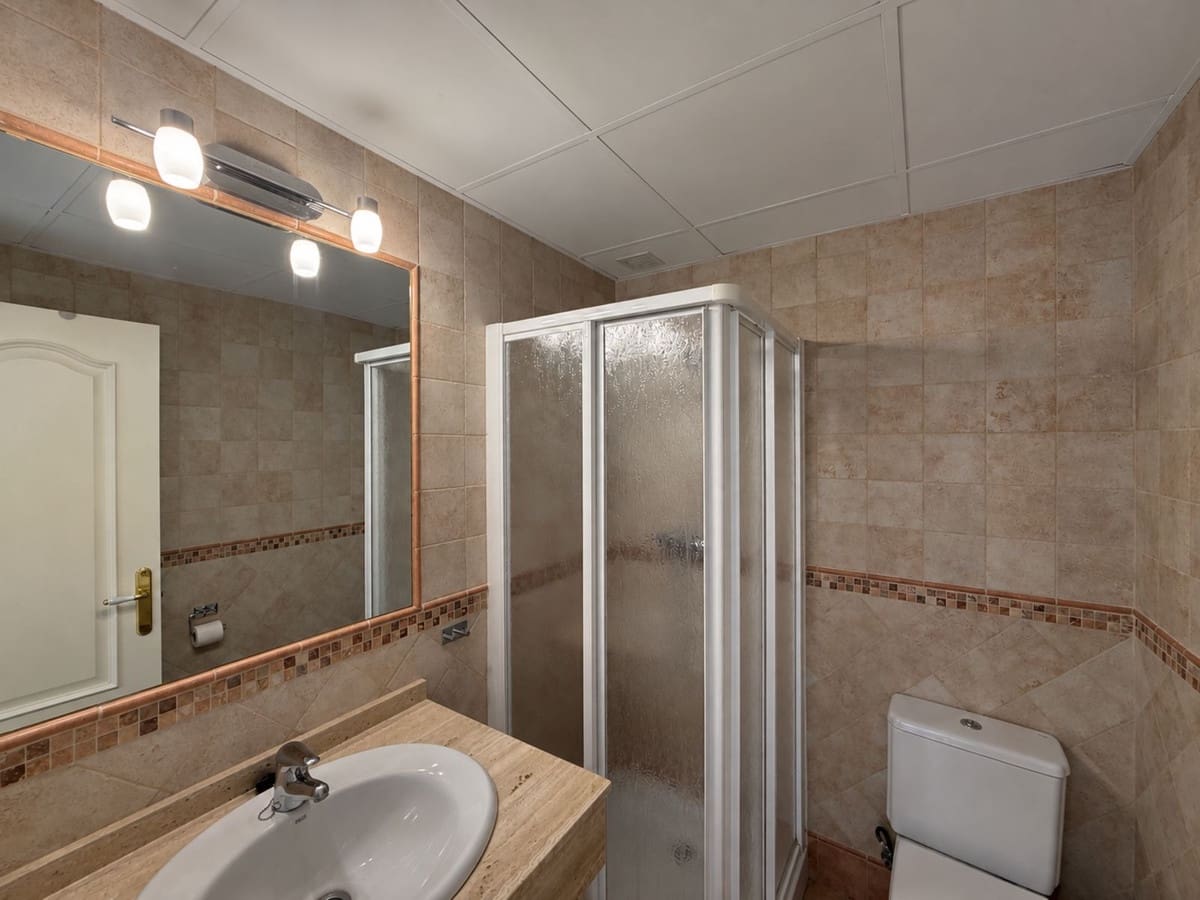 2 sypialnia Apartament na sprzedaż w Nueva Andalucia z basenem garażem - 425 000 € (Ref: 10126769)