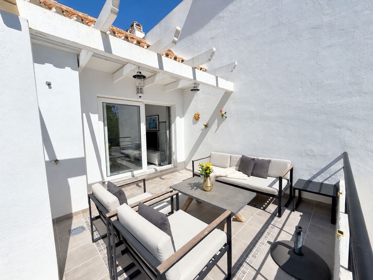 2 sypialnia Apartament na sprzedaż w Nueva Andalucia z basenem garażem - 425 000 € (Ref: 10126769)