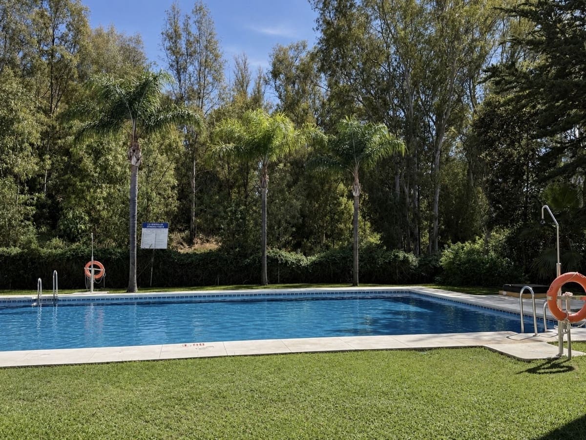 2 sypialnia Apartament na sprzedaż w Nueva Andalucia z basenem garażem - 425 000 € (Ref: 10126769)