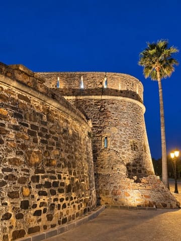 3 quarto Moradia para venda em Castillo de la Duquesa, Manilva com piscina - 900 000 € (Ref: 10126770)