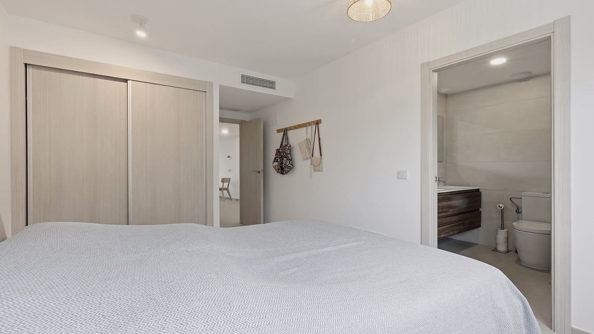2 slaapkamer Appartement te koop in Manilva met zwembad garage - € 340.000 (Ref: 10126773)