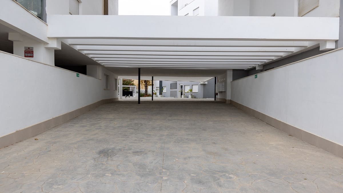 2 slaapkamer Appartement te koop in Manilva met zwembad garage - € 340.000 (Ref: 10126773)