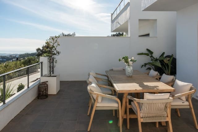4 soveværelse Byhus til salg i Santa María, Marbella med swimmingpool garage - € 695.000 (Ref: 10126788)