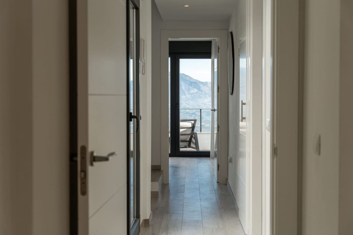 4 soveværelse Byhus til salg i Marbella med swimmingpool garage - € 695.000 (Ref: 10126788)