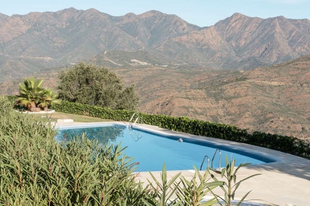 4 soveværelse Byhus til salg i Santa María, Marbella med swimmingpool garage - € 695.000 (Ref: 10126788)