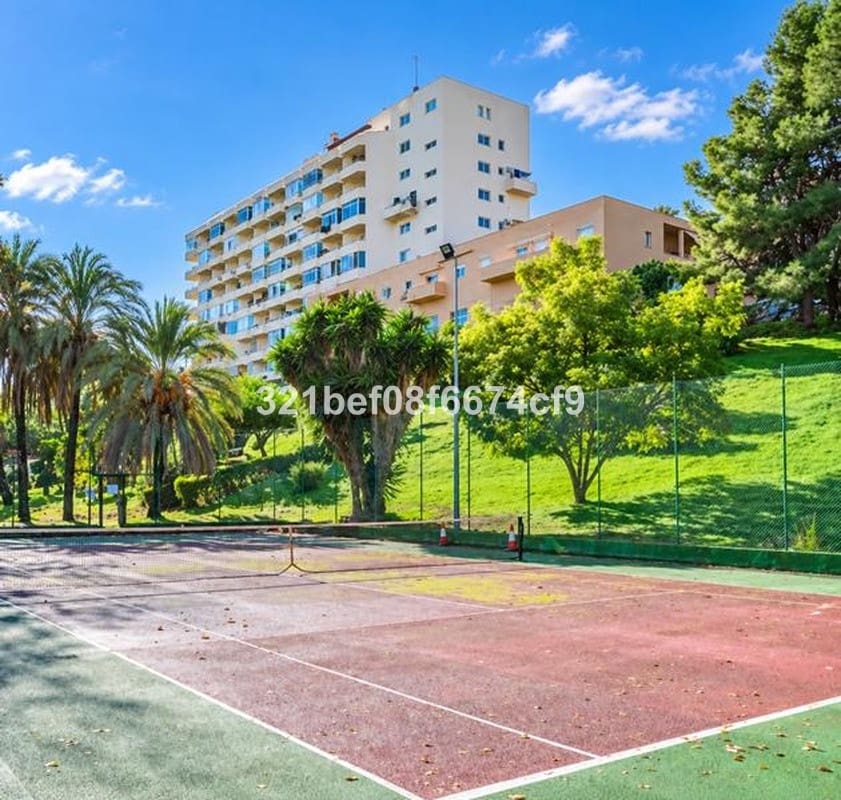 1 sovrum Lägenhet till salu i Estepona med pool - 223 000 € (Ref: 10126805)