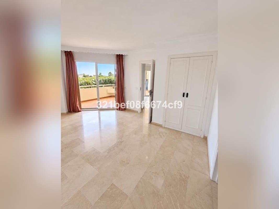 1 sovrum Lägenhet till salu i Estepona med pool - 223 000 € (Ref: 10126805)