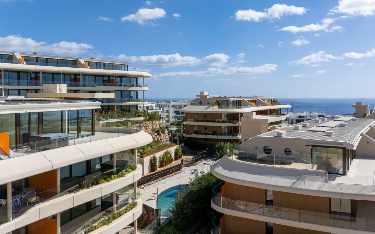 Apartamento de 2 habitaciones en Fuengirola en venta con piscina garaje - 685.000 € (Ref: 10126810)