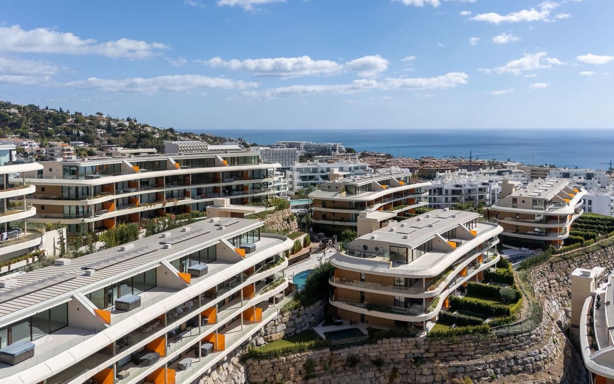 Apartamento de 2 habitaciones en Fuengirola en venta con piscina garaje - 685.000 € (Ref: 10126810)
