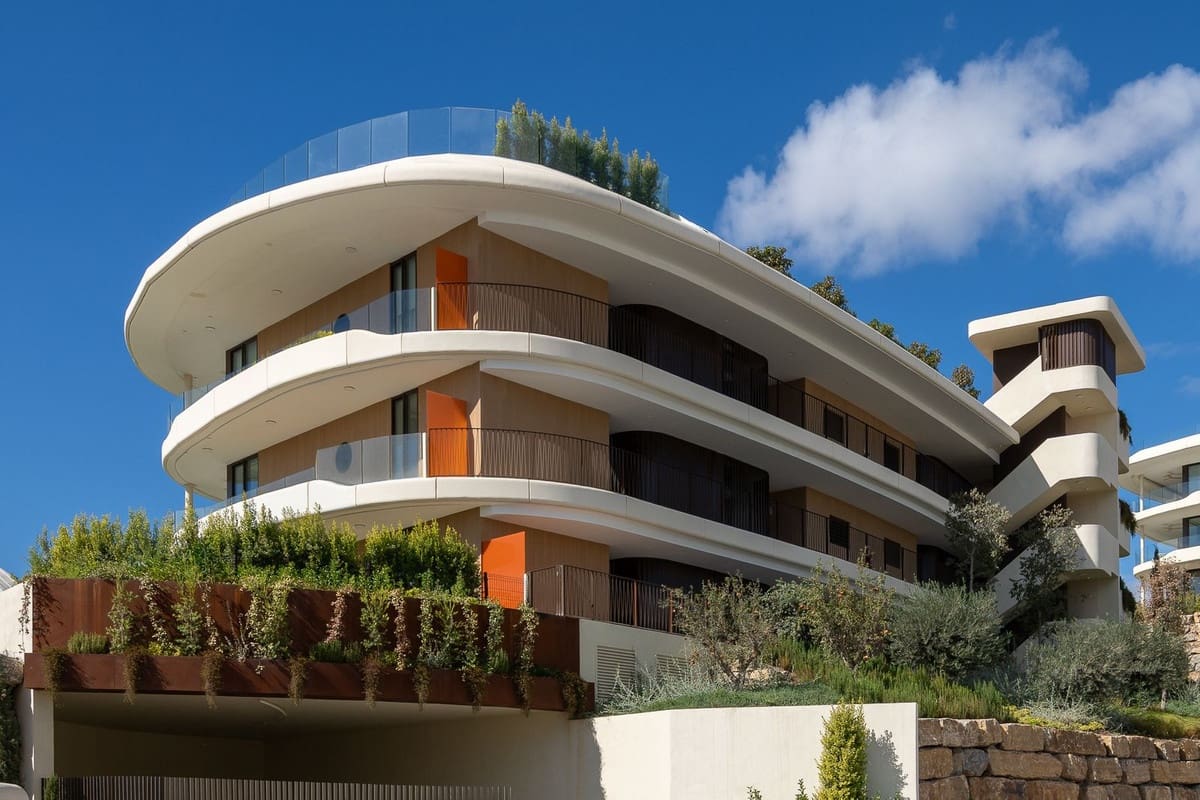 Apartamento de 2 habitaciones en Fuengirola en venta con piscina garaje - 685.000 € (Ref: 10126810)