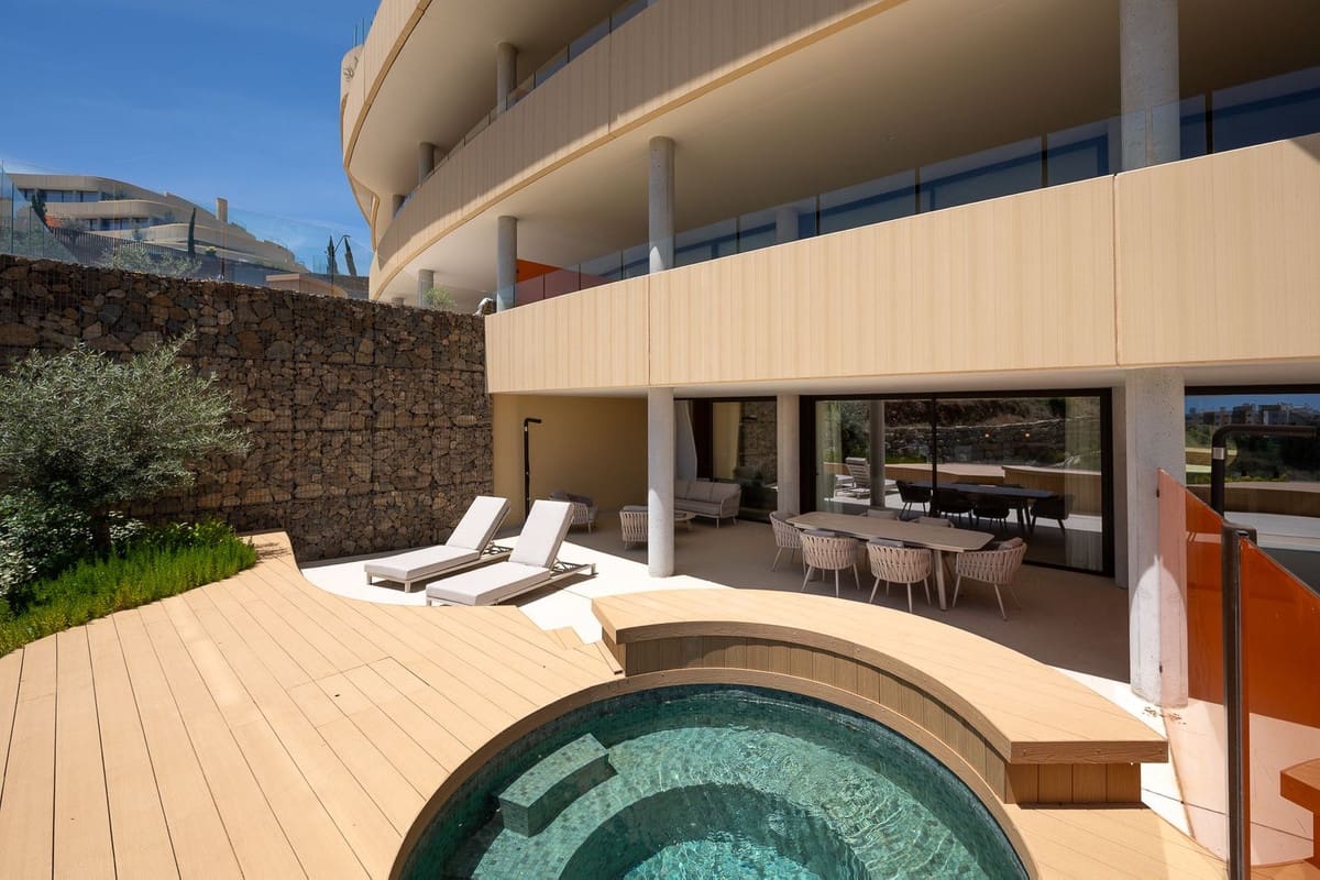 2 slaapkamer Appartement te koop in Fuengirola met zwembad garage - € 689.000 (Ref: 10126827)