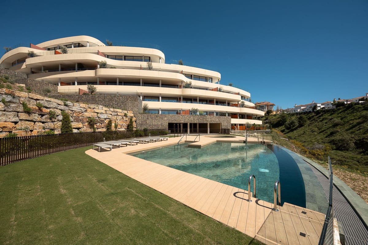 2 slaapkamer Appartement te koop in Fuengirola met zwembad garage - € 689.000 (Ref: 10126827)