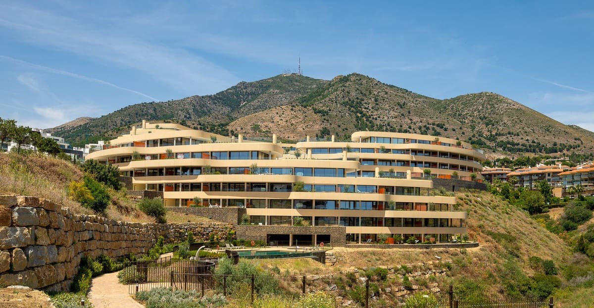 2 slaapkamer Appartement te koop in Fuengirola met zwembad garage - € 689.000 (Ref: 10126827)