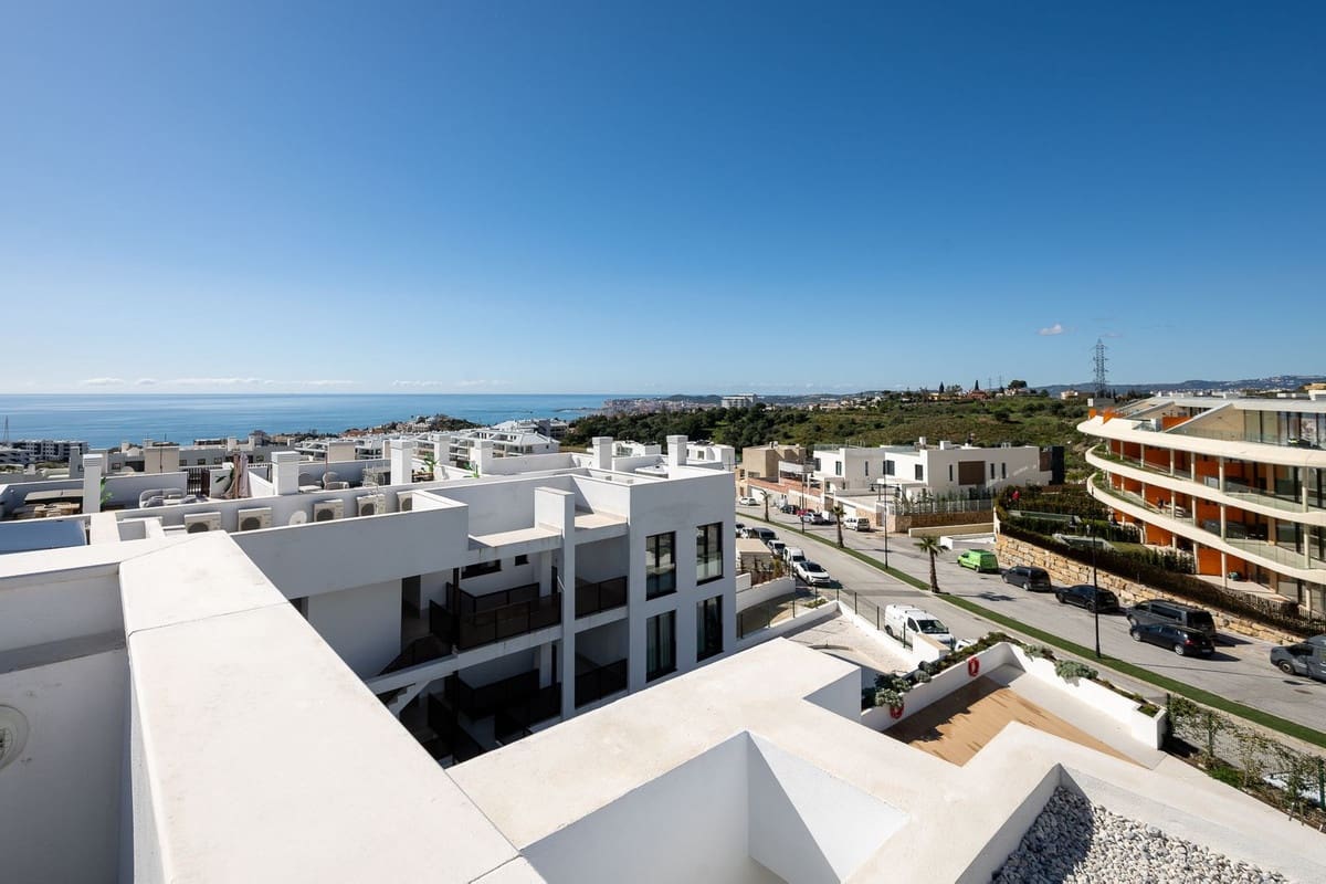 2 soverom Leilighet til salgs i Fuengirola med svømmebasseng garasje - € 625 000 (Ref: 10126835)