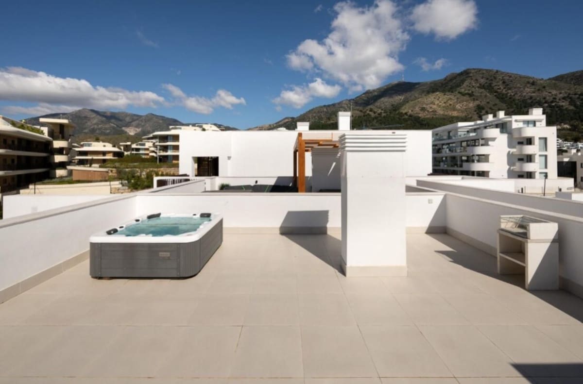 2 Zimmer Apartment zu verkaufen in Fuengirola mit Pool Garage - 599.000 € (Ref: 10126839)
