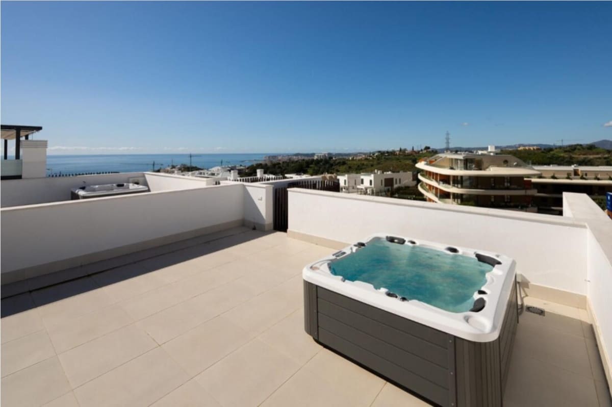 2 Zimmer Apartment zu verkaufen in Fuengirola mit Pool Garage - 599.000 € (Ref: 10126839)
