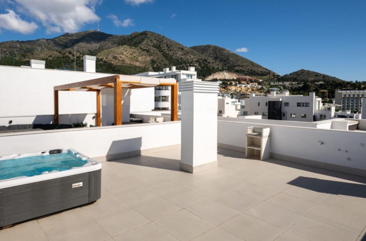 2 Zimmer Apartment zu verkaufen in Fuengirola mit Pool Garage - 599.000 € (Ref: 10126839)