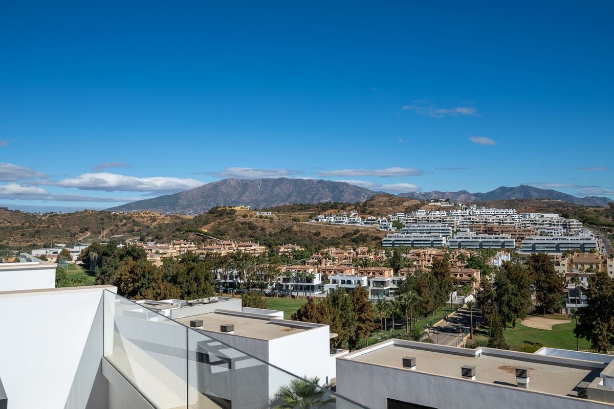 4 quarto Apartamento para venda em La Cala de Mijas com piscina garagem - 940 000 € (Ref: 10126842)