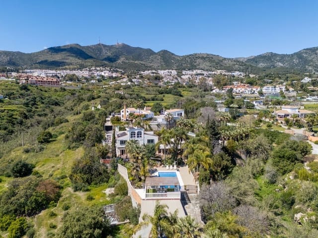 6 makuuhuone Huvila myytävänä paikassa Torremuelle, Benalmádena mukana uima-altaan 
autotalli - 2 595 000 € (Ref: 10126851)