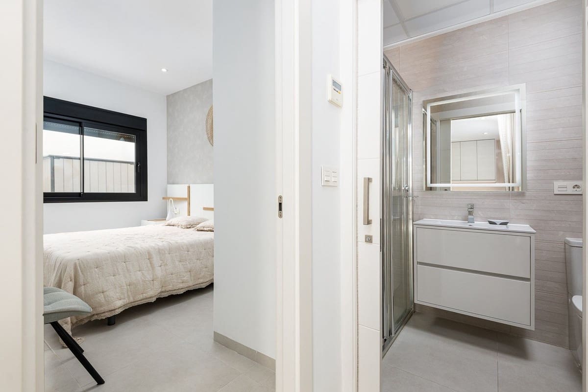 Chalet de 4 habitaciones en San Pedro del Pinatar en venta con piscina garaje - 495.000 € (Ref: 10126890)