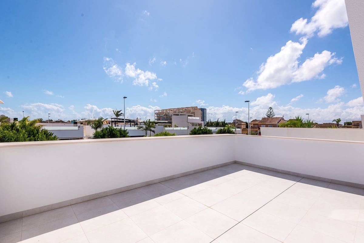 Chalet de 4 habitaciones en San Pedro del Pinatar en venta con piscina garaje - 495.000 € (Ref: 10126890)