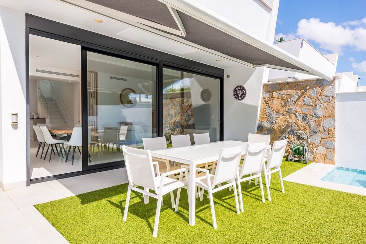 Chalet de 4 habitaciones en San Pedro del Pinatar en venta con piscina garaje - 495.000 € (Ref: 10126890)